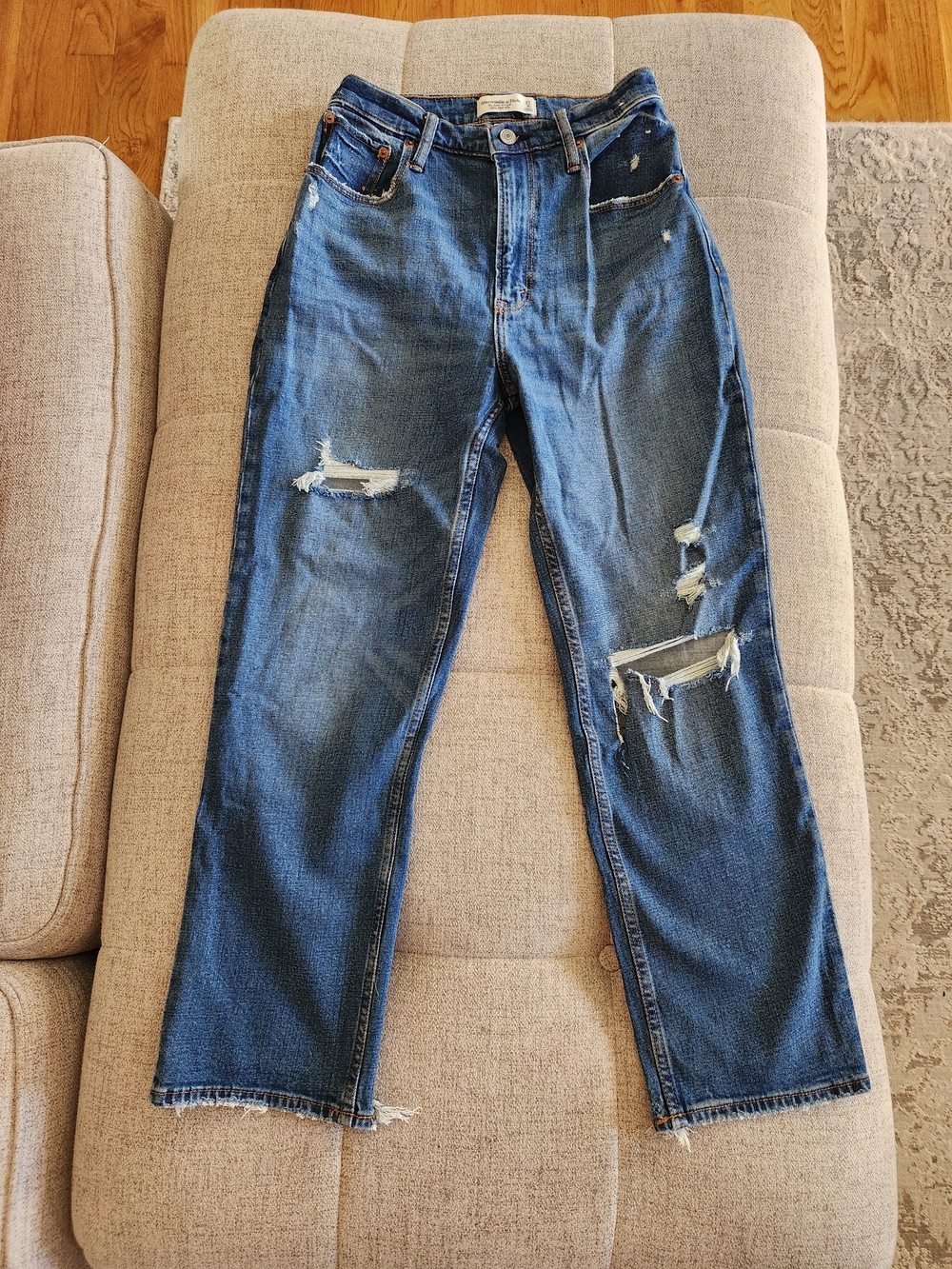 Abercrombie & Fitch Distressed The Ankle Straight Jean Ultra High Rise 27/4
